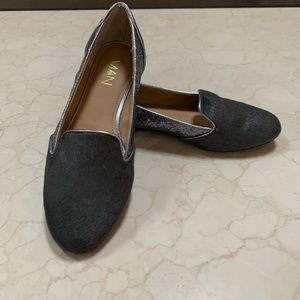 IMAN Women's Gray Flats size 7.5W RUN SMALL!